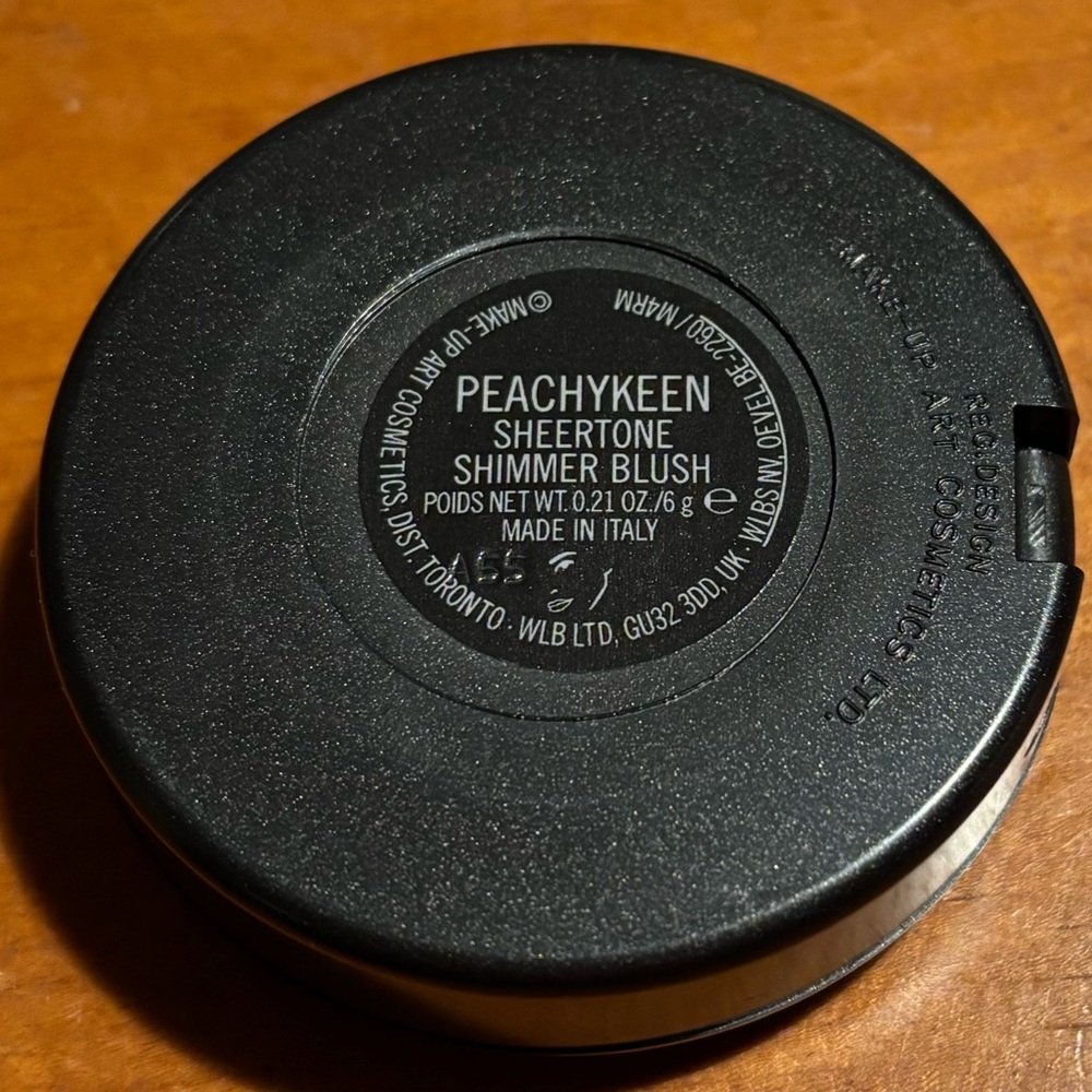 MAC Sheertone Shimmer Blush Peachykeen - Picture 10 of 16